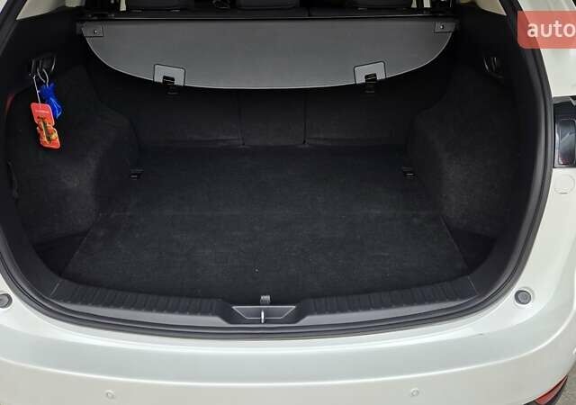 Білий Мазда СХ-5, об'ємом двигуна 2 л та пробігом 38 тис. км за 23850 $, фото 24 на Automoto.ua