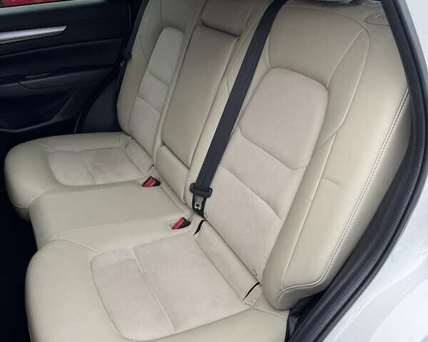 Білий Мазда СХ-5, об'ємом двигуна 2.49 л та пробігом 77 тис. км за 21000 $, фото 18 на Automoto.ua