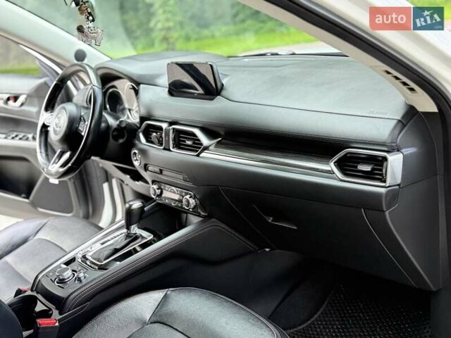 Белый Мазда СХ-5, объемом двигателя 2.49 л и пробегом 86 тыс. км за 16200 $, фото 69 на Automoto.ua