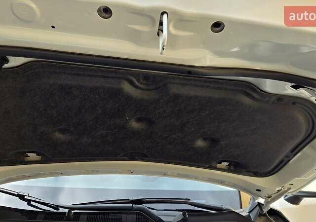 Білий Мазда СХ-5, об'ємом двигуна 2 л та пробігом 38 тис. км за 23850 $, фото 26 на Automoto.ua