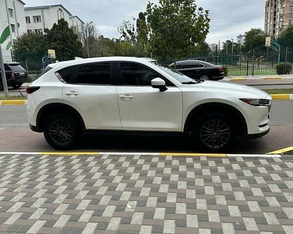 Белый Мазда СХ-5, объемом двигателя 2 л и пробегом 85 тыс. км за 17900 $, фото 1 на Automoto.ua