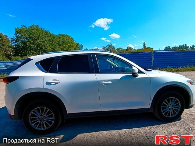 Белый Мазда СХ-5, объемом двигателя 2.5 л и пробегом 107 тыс. км за 21300 $, фото 2 на Automoto.ua