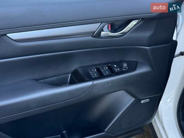 Белый Мазда СХ-5, объемом двигателя 2.49 л и пробегом 77 тыс. км за 21000 $, фото 18 на Automoto.ua