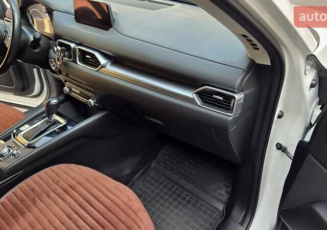 Білий Мазда СХ-5, об'ємом двигуна 2 л та пробігом 38 тис. км за 23850 $, фото 15 на Automoto.ua