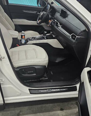 Белый Мазда СХ-5, объемом двигателя 2.49 л и пробегом 59 тыс. км за 21000 $, фото 3 на Automoto.ua