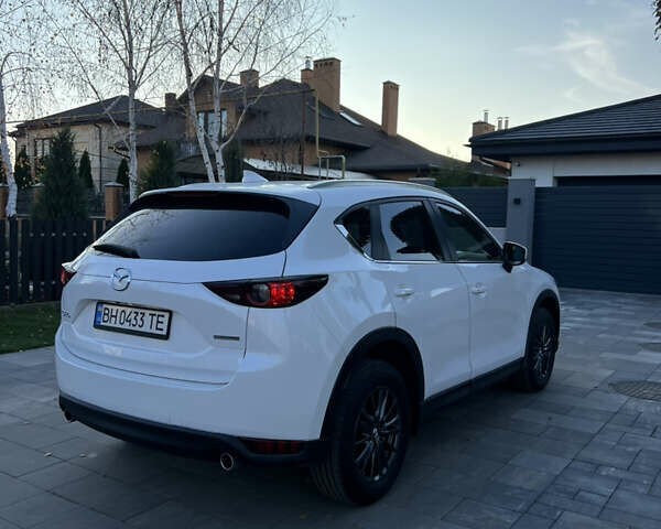 Білий Мазда СХ-5, об'ємом двигуна 2.5 л та пробігом 57 тис. км за 20000 $, фото 6 на Automoto.ua