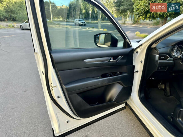 Білий Мазда СХ-5, об'ємом двигуна 2.5 л та пробігом 120 тис. км за 16780 $, фото 24 на Automoto.ua
