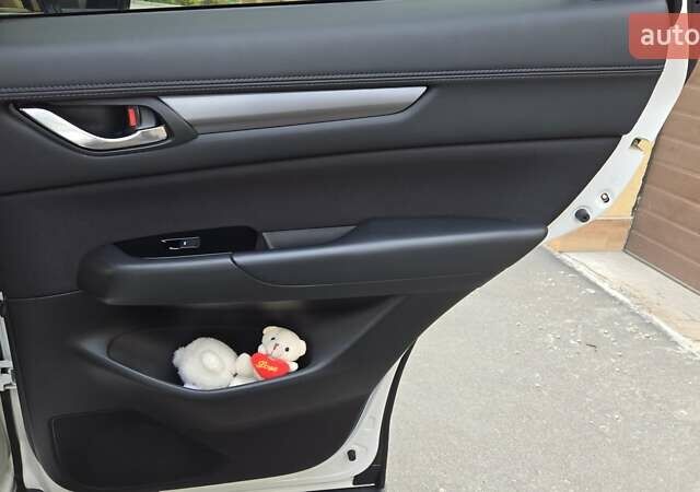 Білий Мазда СХ-5, об'ємом двигуна 2 л та пробігом 38 тис. км за 23850 $, фото 19 на Automoto.ua