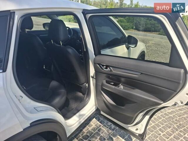 Белый Мазда СХ-5, объемом двигателя 2.5 л и пробегом 156 тыс. км за 17500 $, фото 14 на Automoto.ua