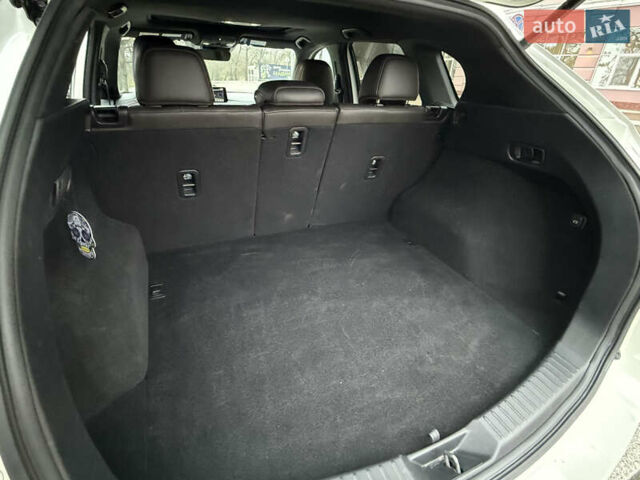 Белый Мазда СХ-5, объемом двигателя 2.5 л и пробегом 47 тыс. км за 25300 $, фото 28 на Automoto.ua