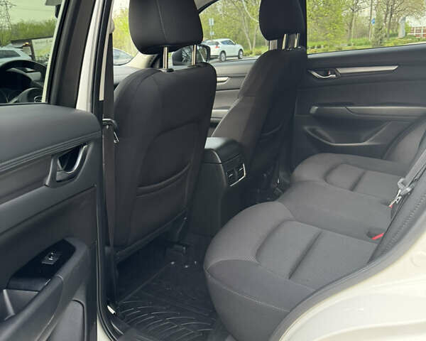 Белый Мазда СХ-5, объемом двигателя 2 л и пробегом 130 тыс. км за 21500 $, фото 14 на Automoto.ua