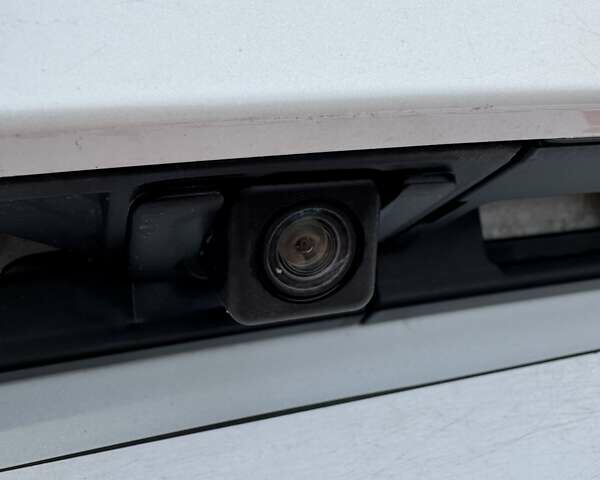 Білий Мазда СХ-5, об'ємом двигуна 2.49 л та пробігом 77 тис. км за 21000 $, фото 10 на Automoto.ua