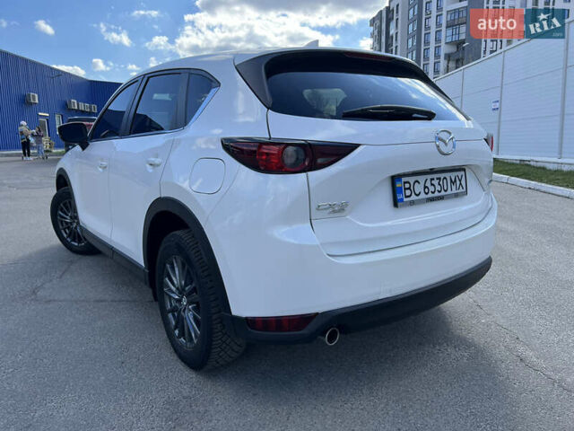 Белый Мазда СХ-5, объемом двигателя 2.49 л и пробегом 33 тыс. км за 22000 $, фото 4 на Automoto.ua
