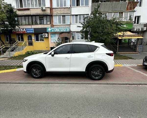 Белый Мазда СХ-5, объемом двигателя 2 л и пробегом 85 тыс. км за 17900 $, фото 2 на Automoto.ua
