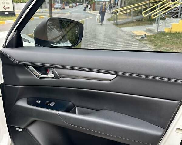 Белый Мазда СХ-5, объемом двигателя 2 л и пробегом 85 тыс. км за 17900 $, фото 5 на Automoto.ua