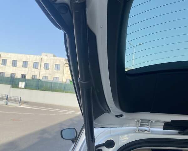 Білий Мазда СХ-5, об'ємом двигуна 2.49 л та пробігом 65 тис. км за 23200 $, фото 84 на Automoto.ua