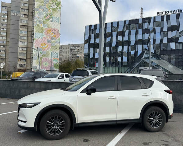 Белый Мазда СХ-5, объемом двигателя 2 л и пробегом 25 тыс. км за 22900 $, фото 4 на Automoto.ua