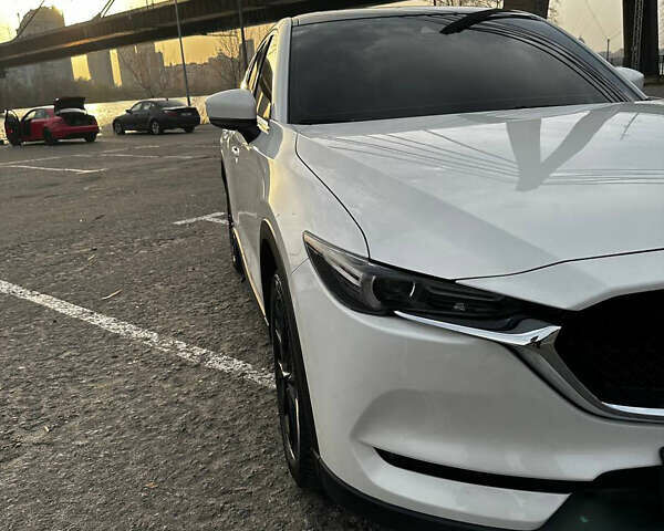 Белый Мазда СХ-5, объемом двигателя 2.49 л и пробегом 75 тыс. км за 23000 $, фото 3 на Automoto.ua