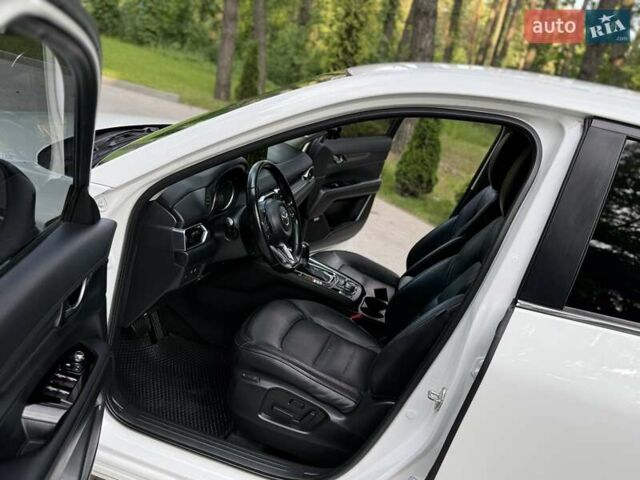 Белый Мазда СХ-5, объемом двигателя 2.49 л и пробегом 86 тыс. км за 16200 $, фото 63 на Automoto.ua