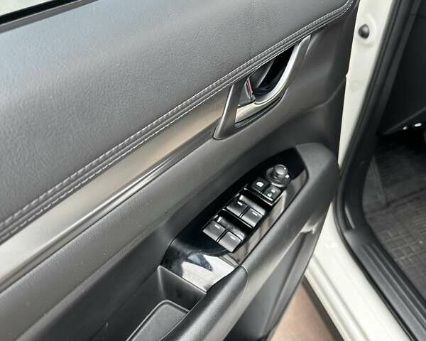 Белый Мазда СХ-5, объемом двигателя 2 л и пробегом 85 тыс. км за 17900 $, фото 4 на Automoto.ua