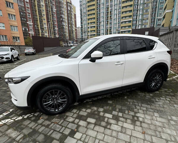 Белый Мазда СХ-5, объемом двигателя 2 л и пробегом 77 тыс. км за 23700 $, фото 2 на Automoto.ua