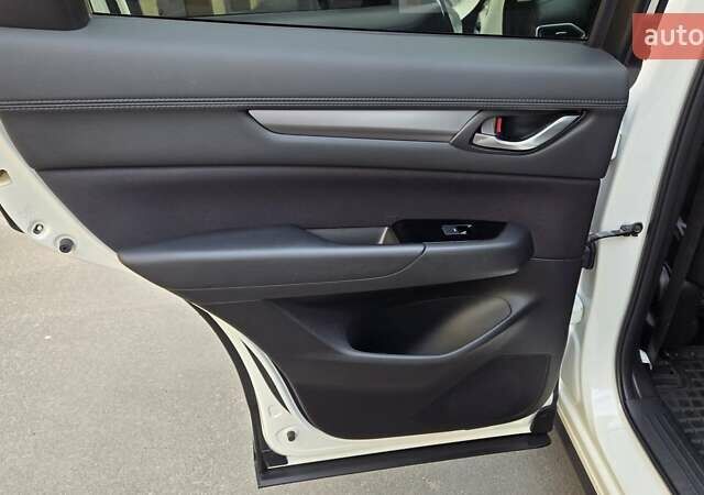 Білий Мазда СХ-5, об'ємом двигуна 2 л та пробігом 38 тис. км за 23850 $, фото 17 на Automoto.ua