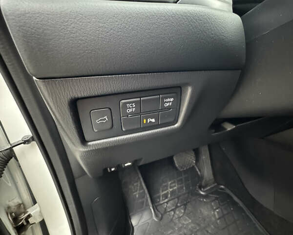 Белый Мазда СХ-5, объемом двигателя 2 л и пробегом 77 тыс. км за 23700 $, фото 22 на Automoto.ua