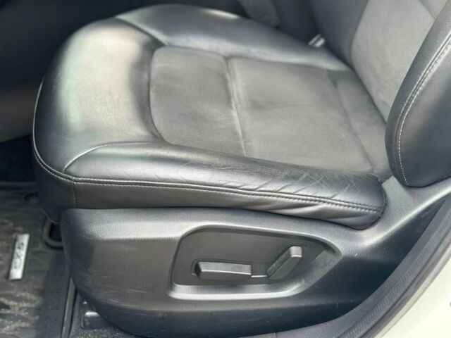 Білий Мазда СХ-5, об'ємом двигуна 2.5 л та пробігом 158 тис. км за 17700 $, фото 8 на Automoto.ua