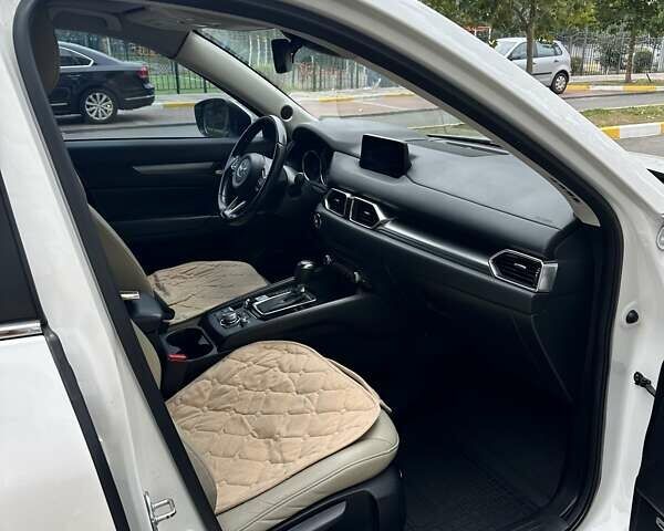 Белый Мазда СХ-5, объемом двигателя 2 л и пробегом 85 тыс. км за 17900 $, фото 6 на Automoto.ua