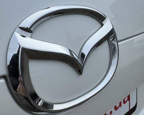 Білий Мазда СХ-5, об'ємом двигуна 2.49 л та пробігом 77 тис. км за 21000 $, фото 2 на Automoto.ua