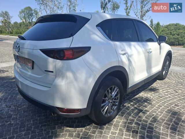 Белый Мазда СХ-5, объемом двигателя 2.5 л и пробегом 156 тыс. км за 17500 $, фото 4 на Automoto.ua