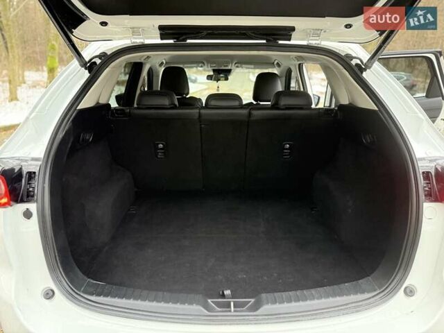 Белый Мазда СХ-5, объемом двигателя 2.49 л и пробегом 90 тыс. км за 14700 $, фото 81 на Automoto.ua