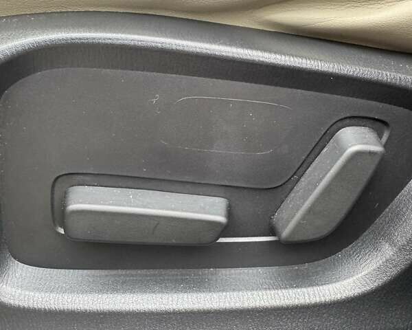 Білий Мазда СХ-5, об'ємом двигуна 2.49 л та пробігом 77 тис. км за 21000 $, фото 25 на Automoto.ua