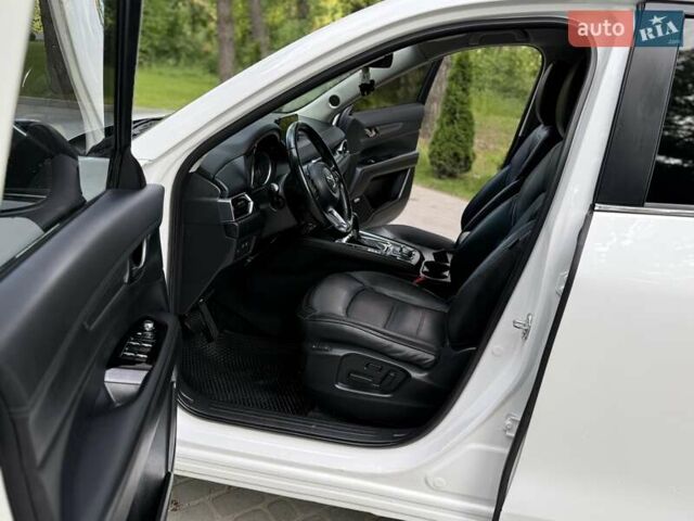 Белый Мазда СХ-5, объемом двигателя 2.49 л и пробегом 86 тыс. км за 16200 $, фото 62 на Automoto.ua