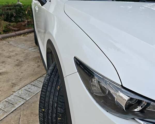 Білий Мазда СХ-5, об'ємом двигуна 2 л та пробігом 67 тис. км за 27000 $, фото 4 на Automoto.ua