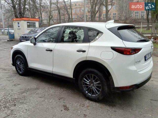 Белый Мазда СХ-5, объемом двигателя 2.5 л и пробегом 41 тыс. км за 20100 $, фото 2 на Automoto.ua