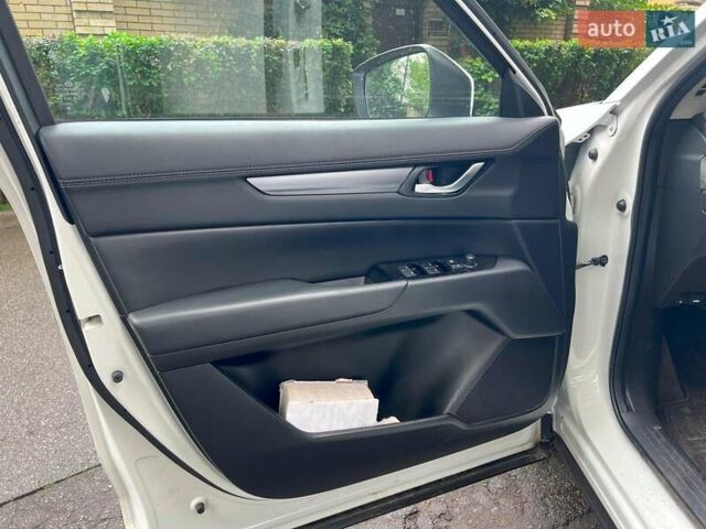 Білий Мазда СХ-5, об'ємом двигуна 2.5 л та пробігом 60 тис. км за 20830 $, фото 8 на Automoto.ua