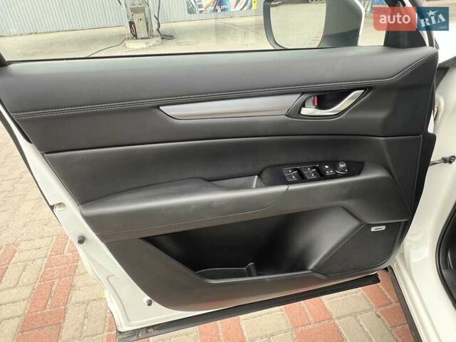 Білий Мазда СХ-5, об'ємом двигуна 2.49 л та пробігом 104 тис. км за 19000 $, фото 13 на Automoto.ua