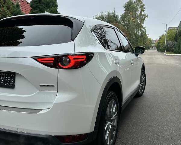 Білий Мазда СХ-5, об'ємом двигуна 2.49 л та пробігом 97 тис. км за 24000 $, фото 17 на Automoto.ua