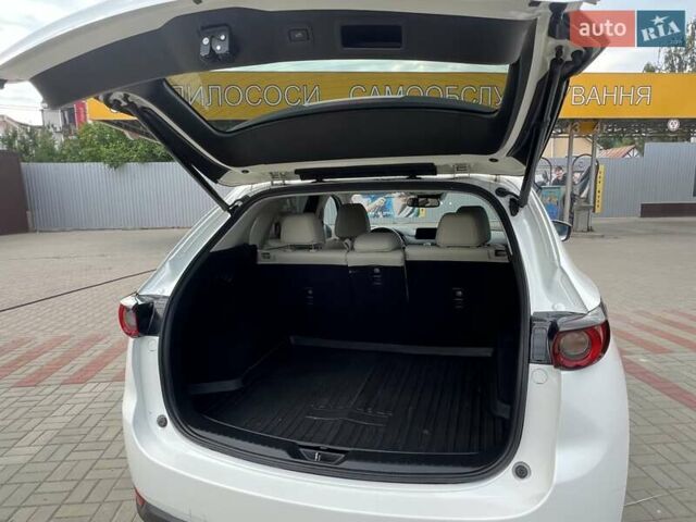 Білий Мазда СХ-5, об'ємом двигуна 2.49 л та пробігом 104 тис. км за 19000 $, фото 17 на Automoto.ua