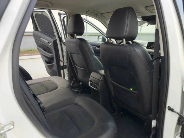 Белый Мазда СХ-5, объемом двигателя 0 л и пробегом 20 тыс. км за 300 $, фото 13 на Automoto.ua