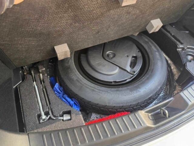 Білий Мазда СХ-5, об'ємом двигуна 2.5 л та пробігом 76 тис. км за 13000 $, фото 13 на Automoto.ua