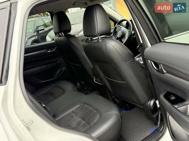 Білий Мазда СХ-5, об'ємом двигуна 2.5 л та пробігом 53 тис. км за 19999 $, фото 43 на Automoto.ua