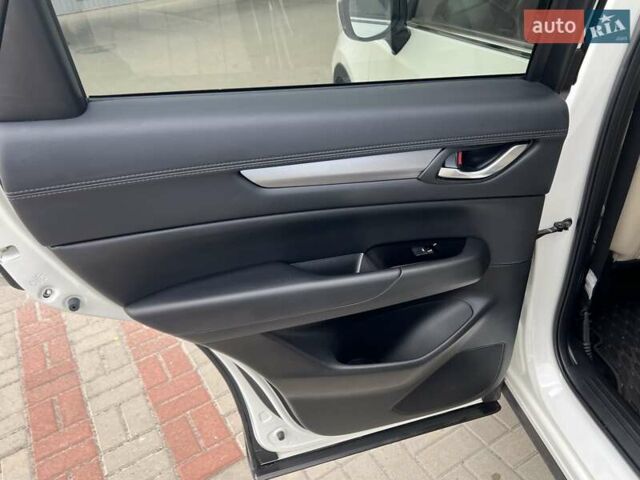 Білий Мазда СХ-5, об'ємом двигуна 2.49 л та пробігом 104 тис. км за 19000 $, фото 15 на Automoto.ua