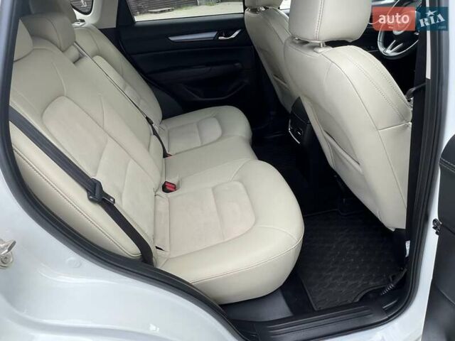 Білий Мазда СХ-5, об'ємом двигуна 2.49 л та пробігом 104 тис. км за 19000 $, фото 8 на Automoto.ua