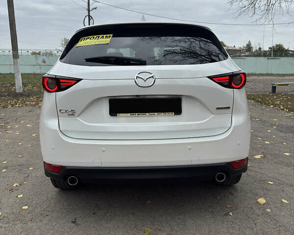 Белый Мазда СХ-5, объемом двигателя 2 л и пробегом 32 тыс. км за 29000 $, фото 4 на Automoto.ua