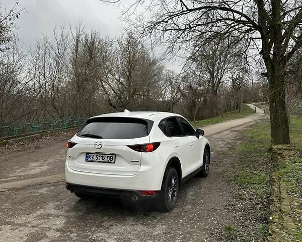 Білий Мазда СХ-5, об'ємом двигуна 2 л та пробігом 62 тис. км за 23000 $, фото 1 на Automoto.ua