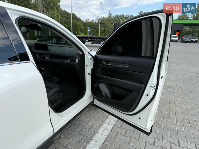 Білий Мазда СХ-5, об'ємом двигуна 2.49 л та пробігом 72 тис. км за 24500 $, фото 29 на Automoto.ua
