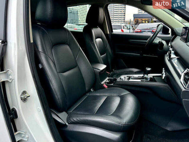 Белый Мазда СХ-5, объемом двигателя 2.5 л и пробегом 72 тыс. км за 18900 $, фото 37 на Automoto.ua