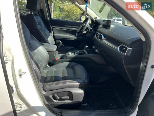 Белый Мазда СХ-5, объемом двигателя 2.49 л и пробегом 53 тыс. км за 20500 $, фото 9 на Automoto.ua